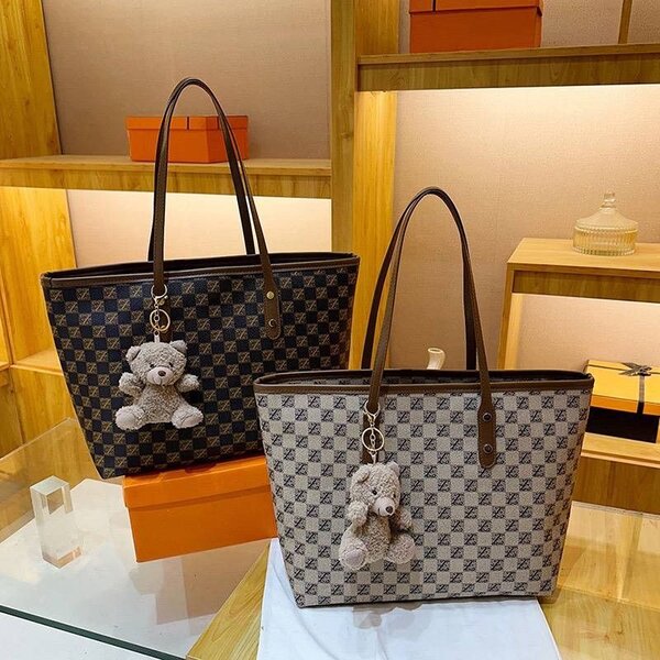 Sac à main chic avec ours en peluche