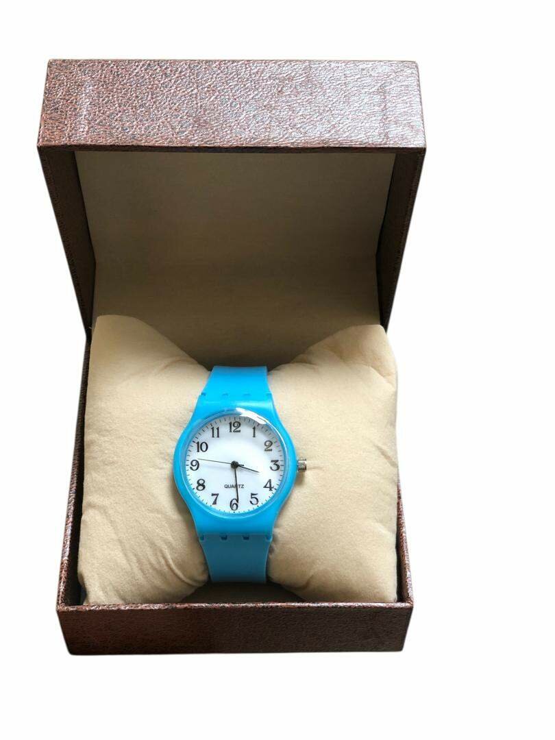 Montre élégante en silicone colorée