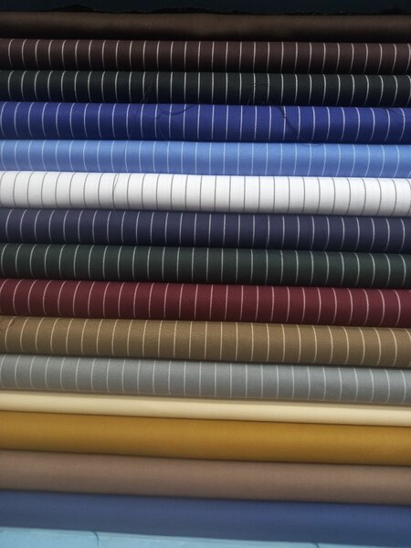 Tissus à rayures multicolores