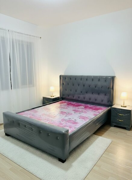 Lit rembourré moderne