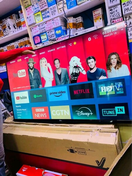 Smart TV 4K 55 pouces LED