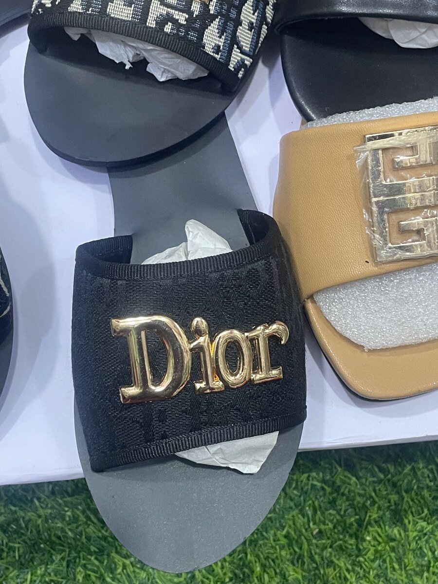 DIOR SLIPPERS