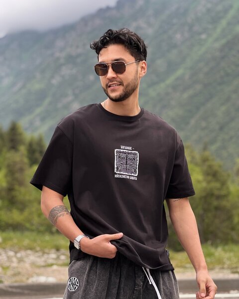 Футболка для мужчин черного цвета