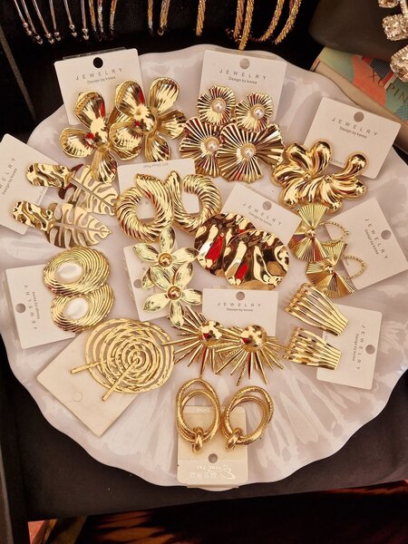 Boucles d'oreilles dorées tendance