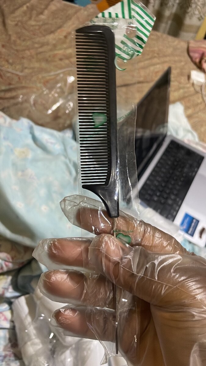 Metallic Tail comb