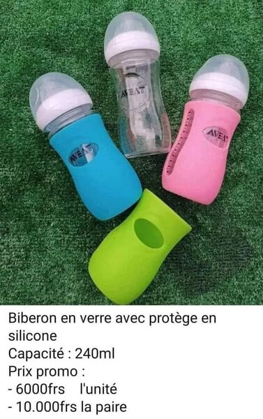 Biberon en verre avec protège en silicone
