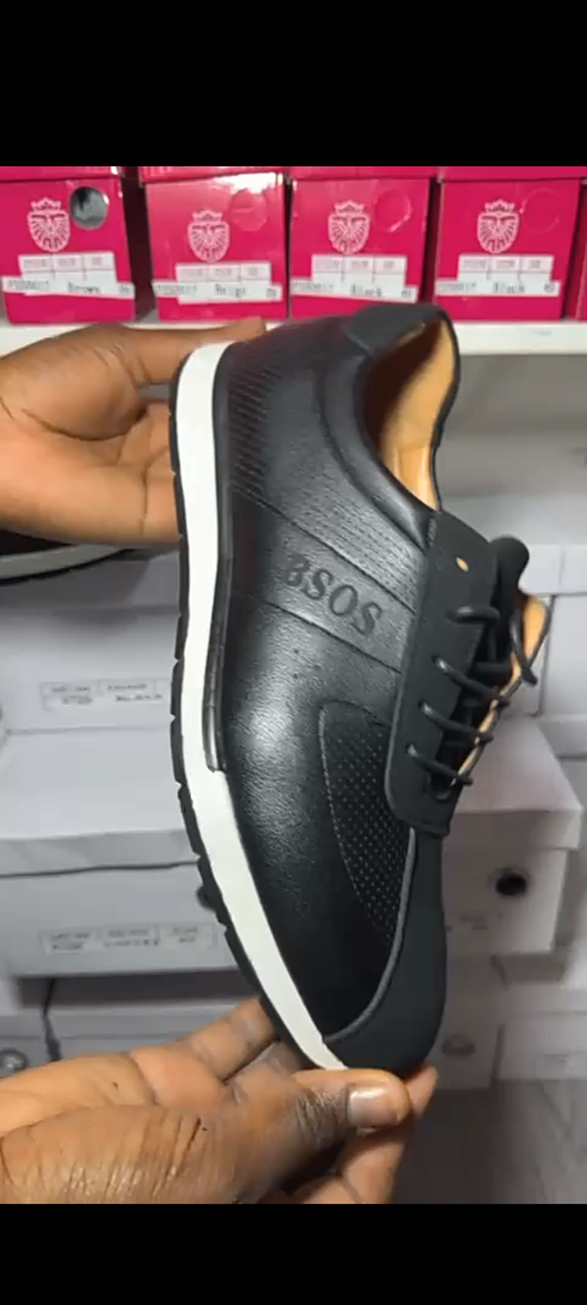 Chaussures Sneakers Noires Homme