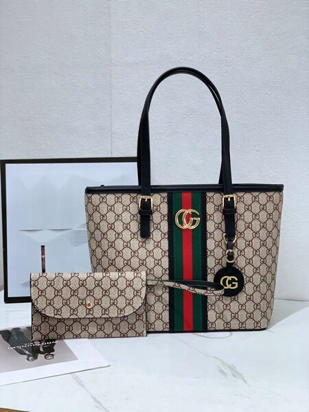 2 set Gucci