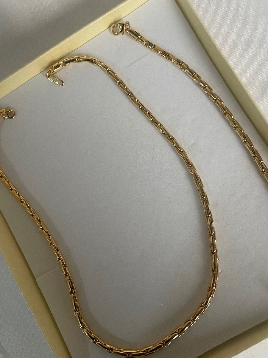 Necklace and bracelet set