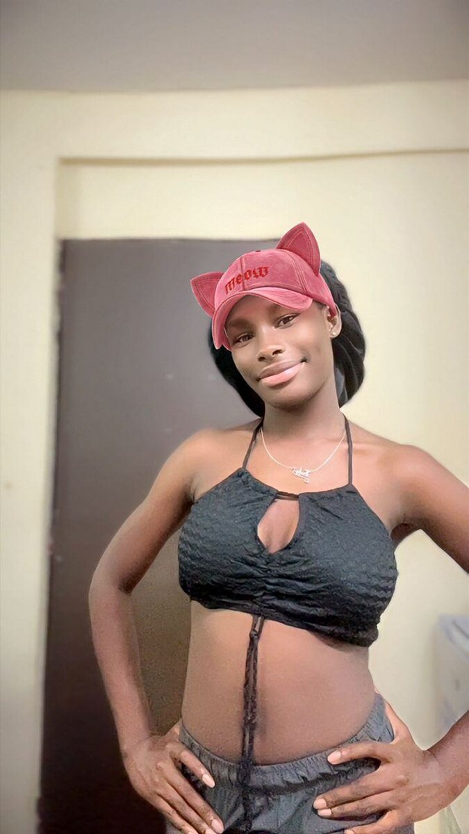 Top court avec détail ajouré