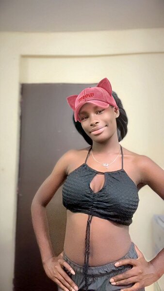 Top court avec détail ajouré