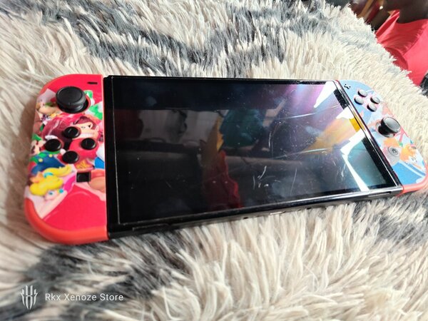 Nintendo Switch Oled Cracker