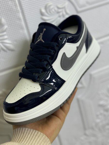 Джорданы найк