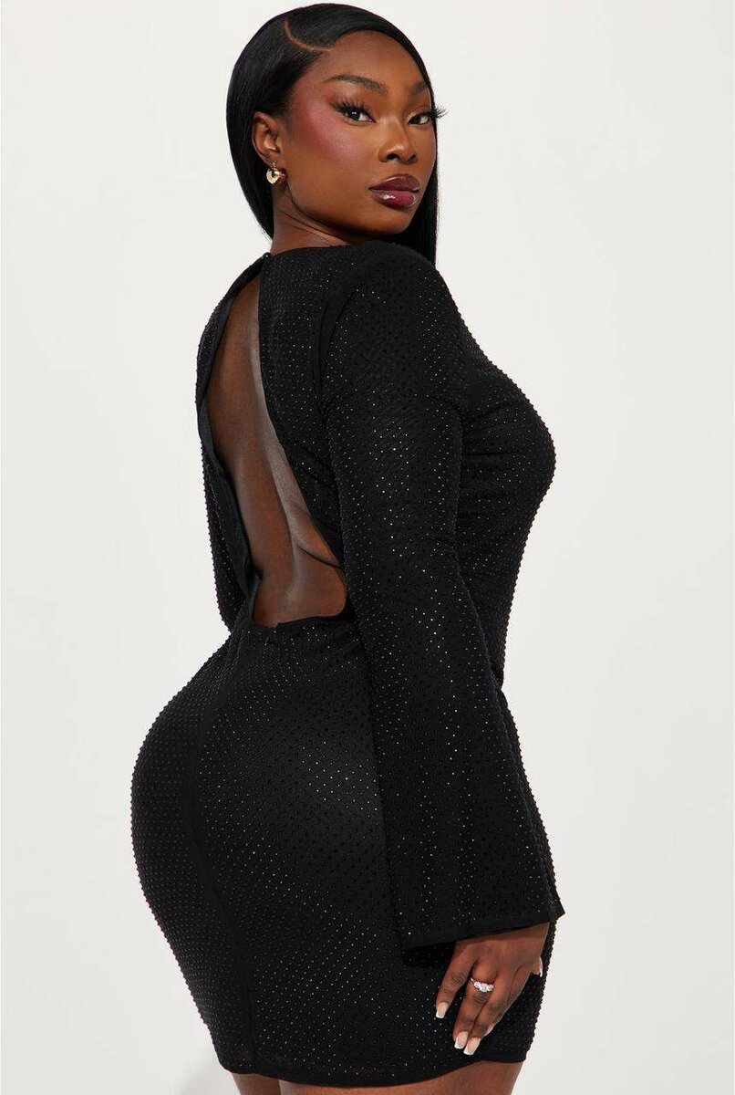 Robe noire éblouissante