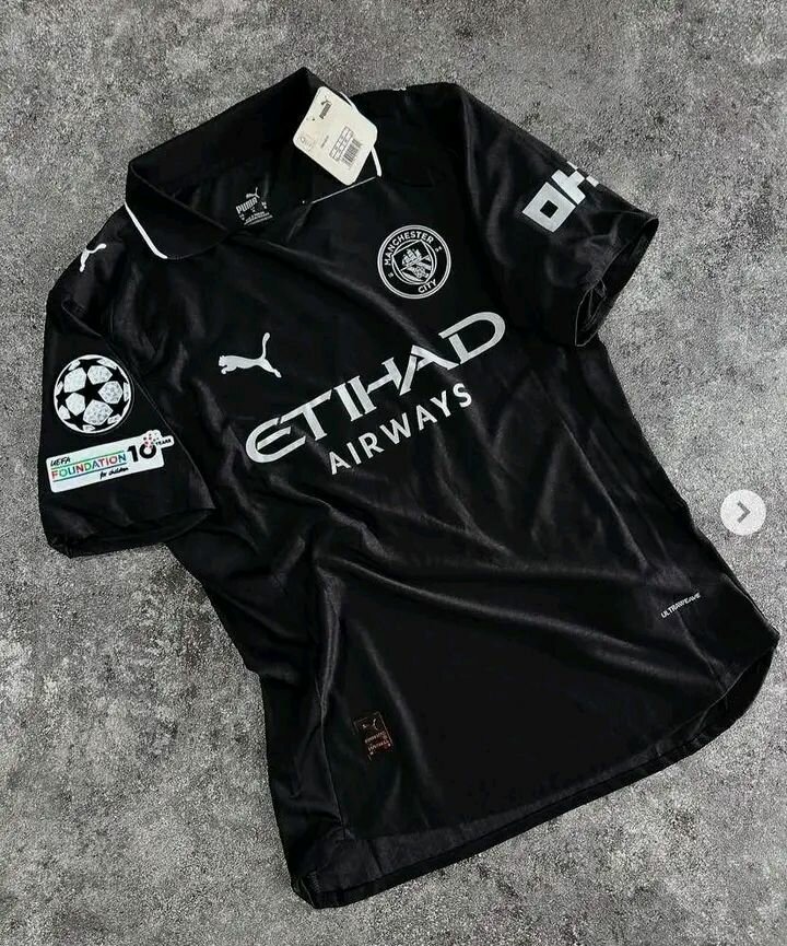 Maillot Noir de Football Puma
