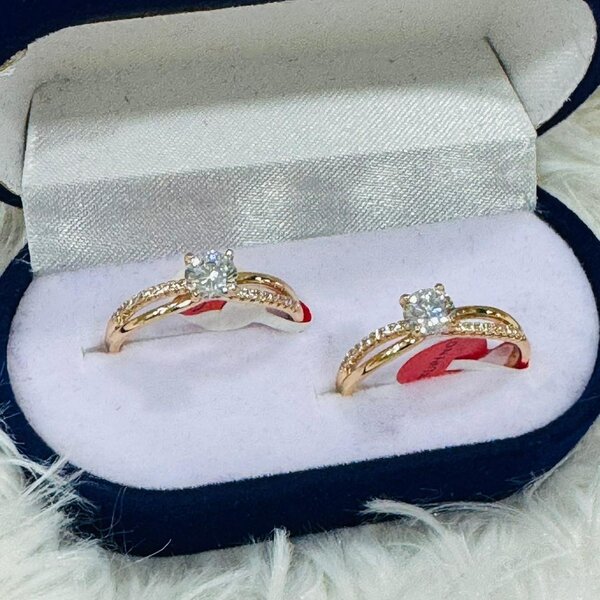 Bague élégante en or avec diamant