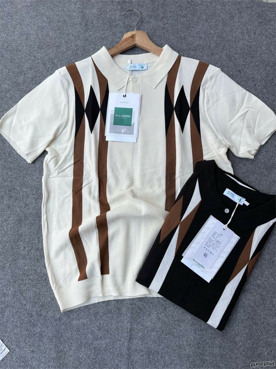 Polo en tricot rayé élégance