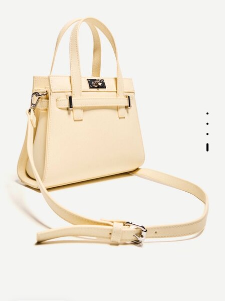 Sac à main élégant BERSHKA