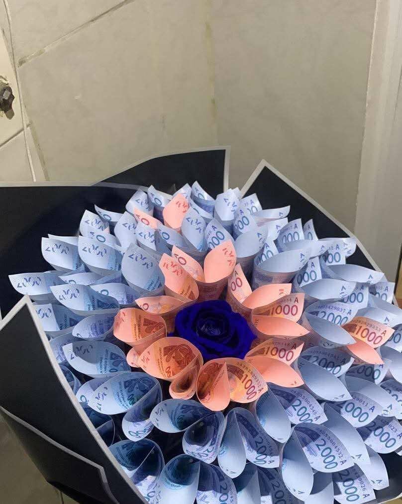 Bouquet de billets luxueux