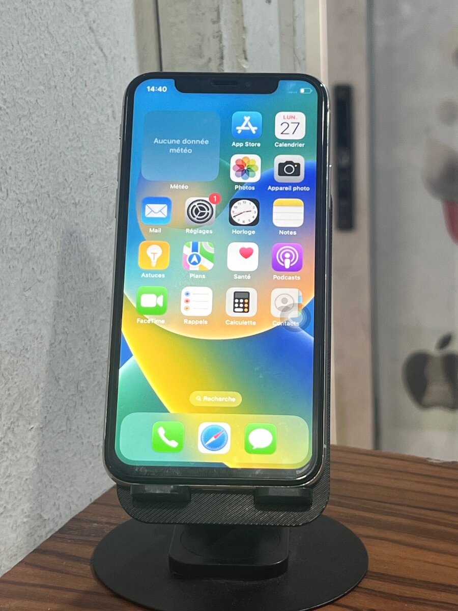 iPhone X 64gb ( vendu avec reçu )