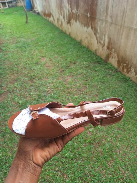 Sandales en cuir marron