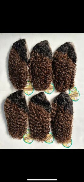 Perruque Bouclée en Dentelle