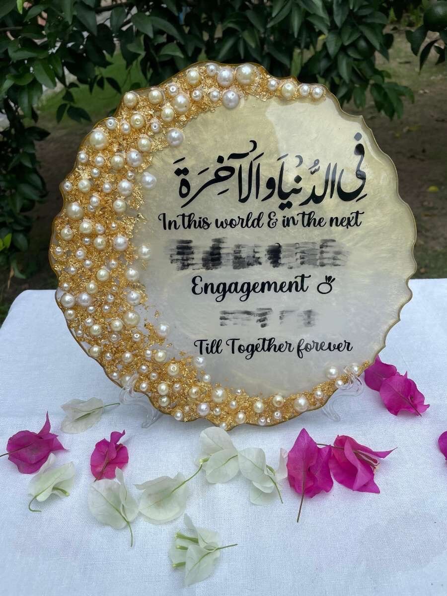 Resin plate