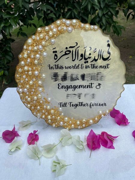 Resin plate
