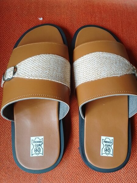 Sandales en cuir tressé