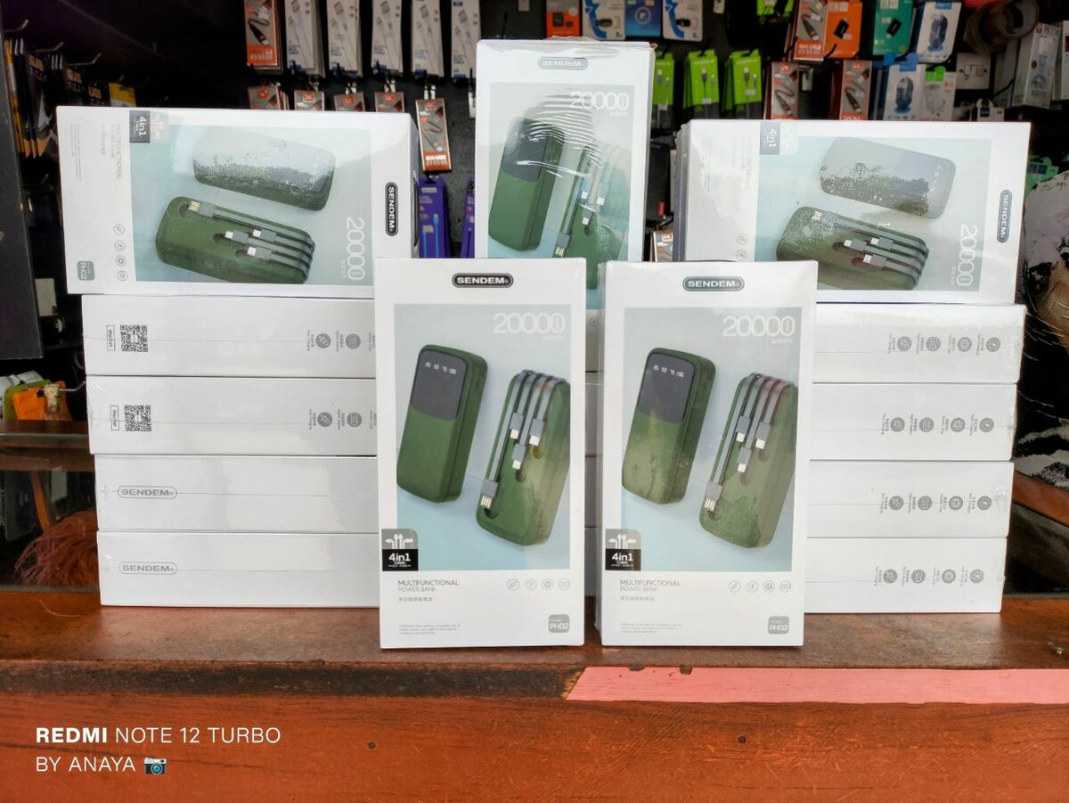 20,000mAh SENDEM Power Bank with 4in1 Cables