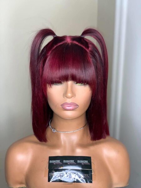 Perruques et vêtements