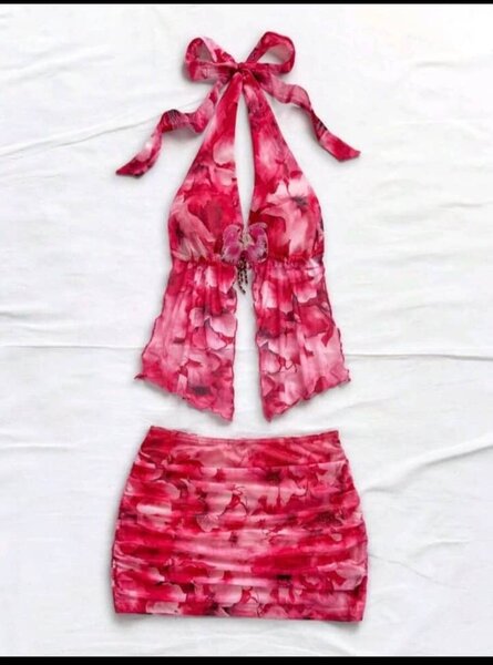 Ensemble jupe et haut fleuri rouge