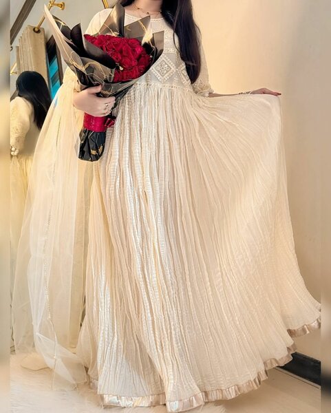 Sequins embd organza crush frok 2 pc Dc free