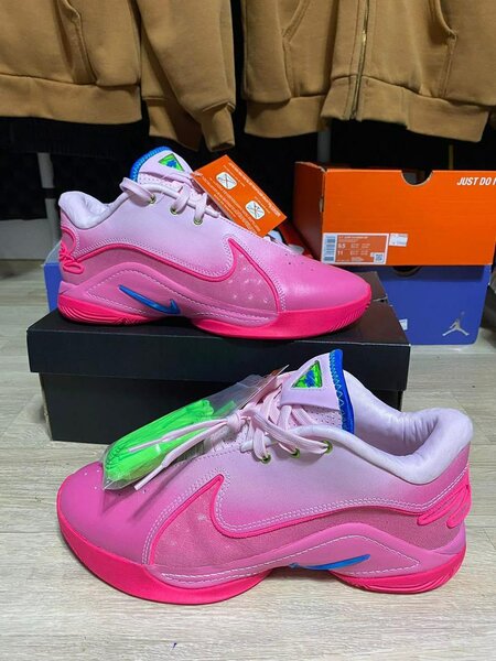 Basket : Chaussures colorées