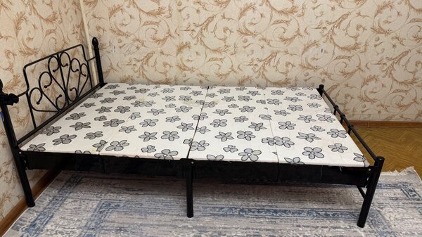 Металлическая кровать