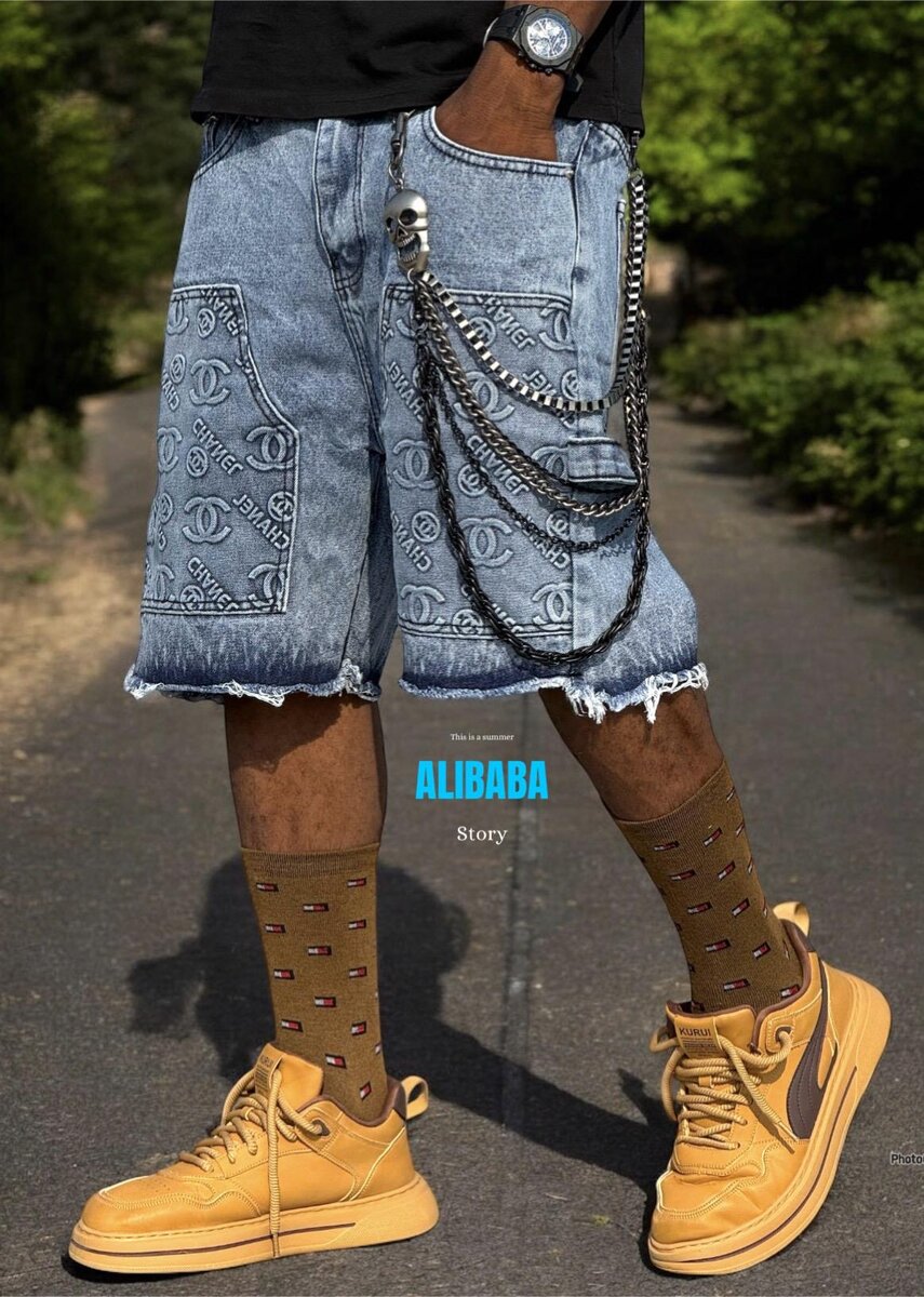 Short en jean avec chaînes