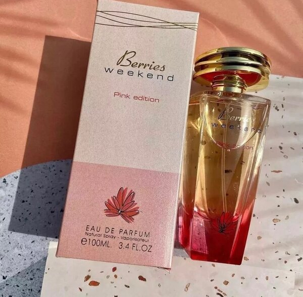 Weekend Berries perfume
