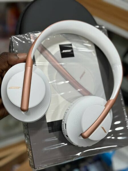 Bose Headphones blanc & rose gold