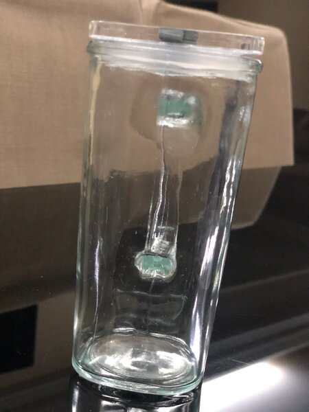 Tasse en verre avec poignée