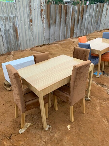 Ensemble table et chaises salle à manger