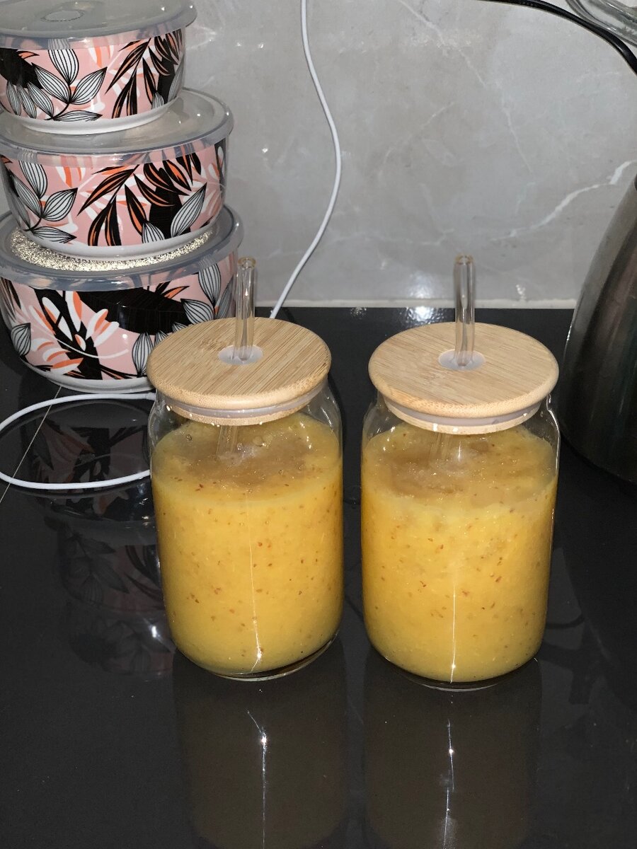 Glass cup with bamboo lid and glass straw