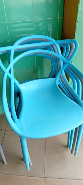 Chaises design empilables