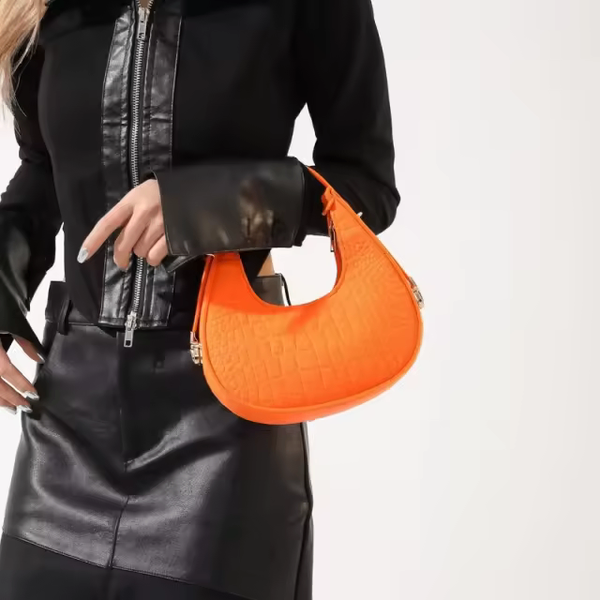 Sac sous les bras