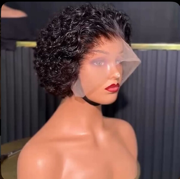 Perruque bouclée en dentelle courte