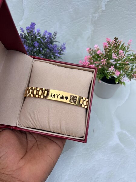 Customized stainless bracelets with QR codes