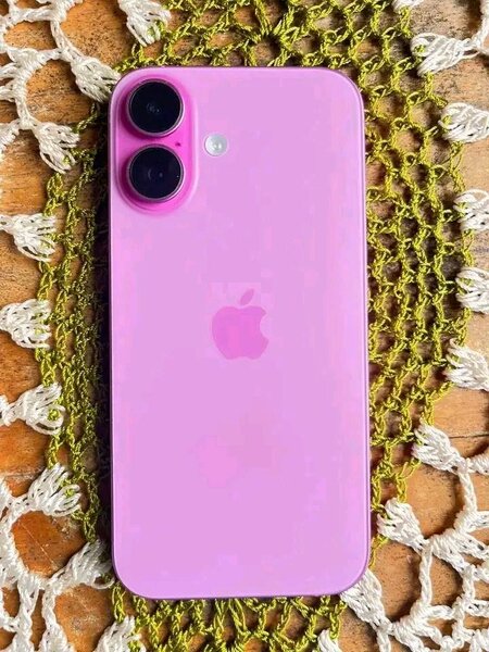 Apple iPhone 16