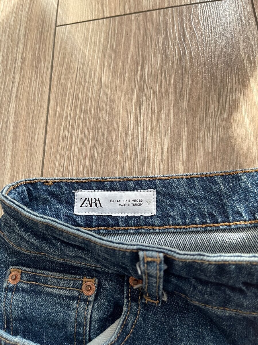 Джинсы Zara