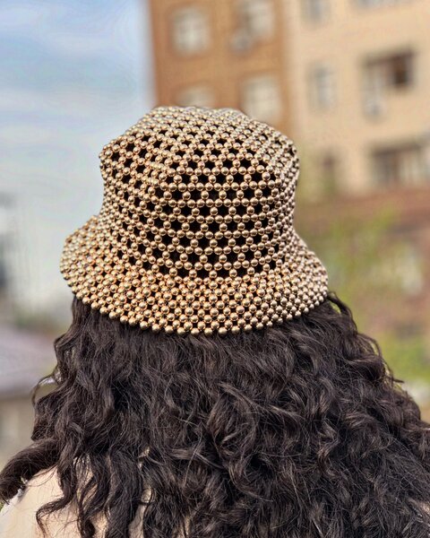 Шляпа из бусин, ручной работы