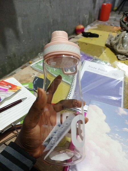 Bouteille d'eau en plastique 650ml