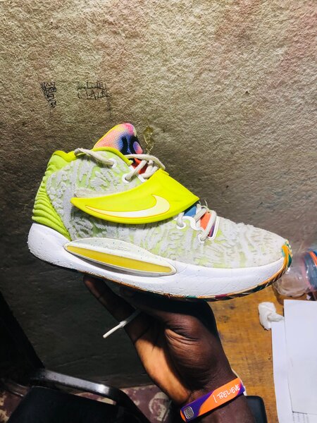 Baskets colorées flamboyantes